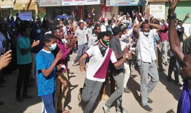 مسيرة في القضارف السودانية تكريمًا لقتلى التظاهرات