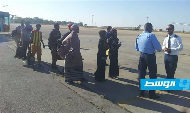 ترحيل 8 مهاجرين غير شرعيين من أجدابيا إلى طرابلس