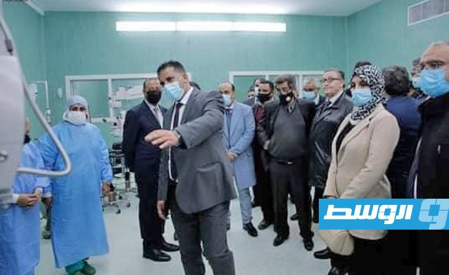 عبد الرحمن الثني وسعد عقوب يفتتحان مستشفى الشهيد سهيل الأطرش بعد تطويره, بنغازي 30 يناير 2021. (صحة الموقتة)