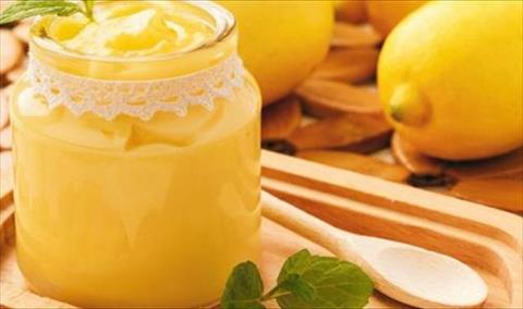 زبدة الليمون للتخلص من البقع الداكنة