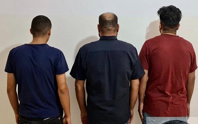 ثلاثة أشخاص متهمين بخطف عمالة أجنبية لطلب فدية في الخمس (وزارة الداخلية)