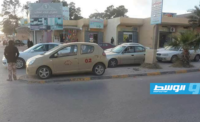 حملة أمنية لإزالة زجاج السيارات المعتم في ترهونة