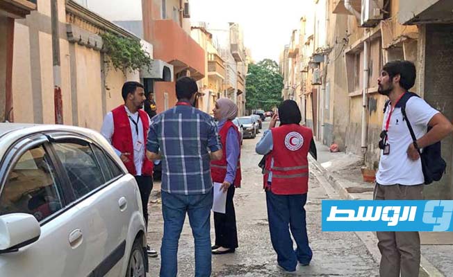 فريق وحدة الدعم النفسي بالهلال الأحمر فرع بنغازي خلال وجوده في أخد شوارع درنة، 25 سبتمبر 2023. (صفحة الفرع على فيسبوك)