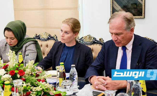 لقاء القطراني والزادمة مع السفير الهولندي لدى ليبيا في بنغازي، الأربعاء 3 أغسطس 2022. (المكتب الإعلامي للحكومة)