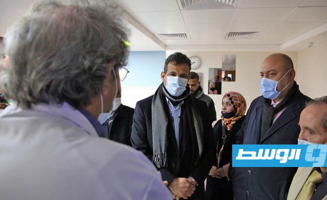 جولة أبوجناح بأقسام مستشفى طرابلس للحروب، الخميس 3 فبراير 2022. (المكتب الإعلامي لأبوجناح)