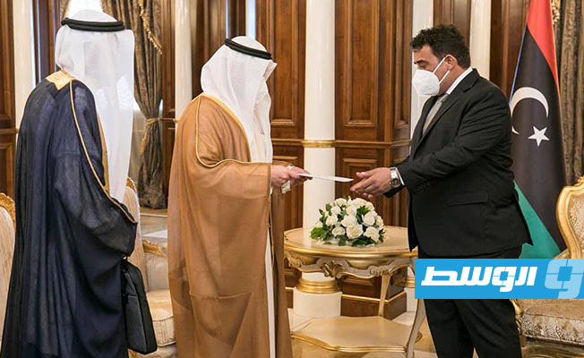 يحمل رسالة خطية من الأمير.. وزير خارجية الكويت في طرابلس ويلتقي المنفي والدبيبة
