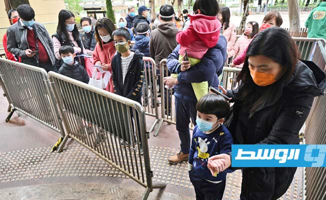 هونغ كونغ: غضب لفصل الأهل عن أطفالهم المصابين بـ«كوفيد»