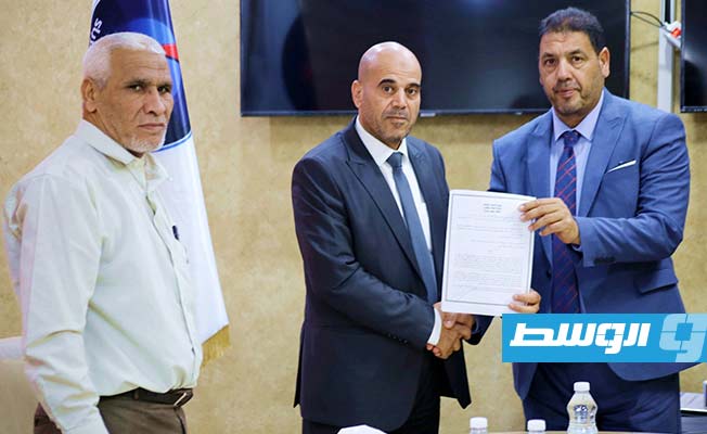 مراسم توقيع مذكرة التفاهم والتعاون بين الشركة العامة للكهرباء وبلدية قصر بن غشير. (الشركة العامة للكهرباء)