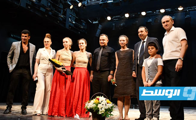 سفير بيلاروسيا يشيد بعرض «طريق» في «إيزيس المسرحي»