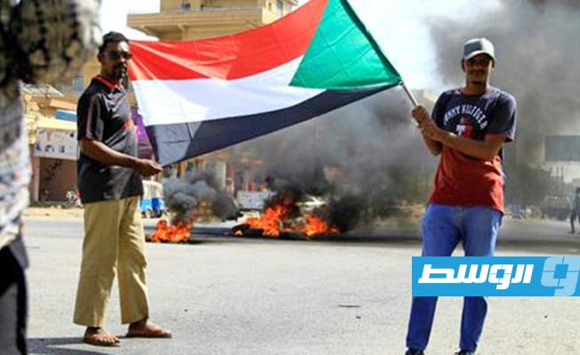 آلاف الإسلاميين يتظاهرون في الخرطوم ضد وساطة الأمم المتحدة لحل أزمة السودان