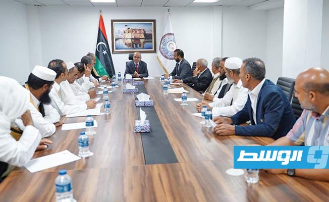 اللافي خلال لقاء مع أعيان وحكماء من المجالس الاجتماعية والقبلية لمناطق الساحل الغربي في العاصمة طرابلس، 24 أغسطس 2022. (المجلس الرئاسي)
