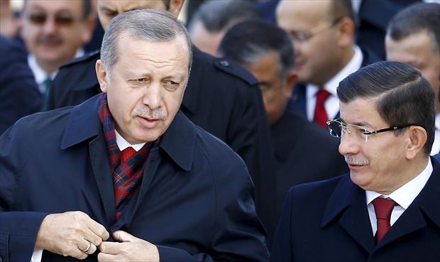 داود أوغلو يعلن رسميا تأسيس حزب منافس لـ«إردوغان»