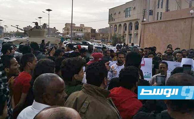 مصدر لـ«بوابة الوسط»: إطلاق نار على المتظاهرين المعتصمين أمام محكمة سبها