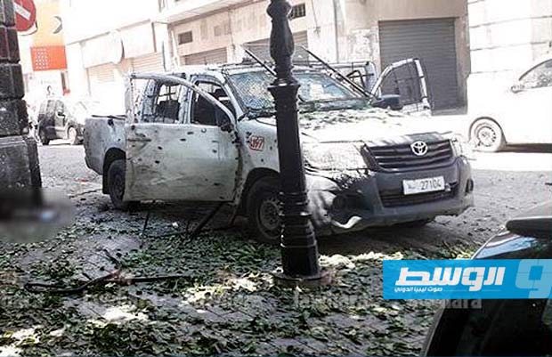صورة متداولة لسيارة استخدمت في تفجير انتخاري وسط العاصمة التونسية. (الإنترنت)
