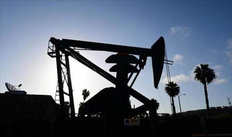 أسعار النفط تواصل ارتفاعها مع بدء تطبيق اتفاق خفض الإنتاج