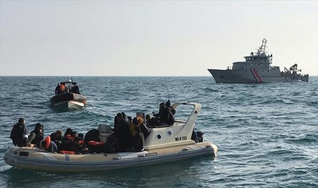 فرنسا تنقذ 22 مهاجرًا في طريقهم إلى بريطانيا عبر بحر المانش