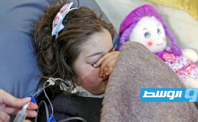شام.. طفلة سورية نجت من الزلزال لتهدد «متلازمة الهرس» ساقيها (فيديو)