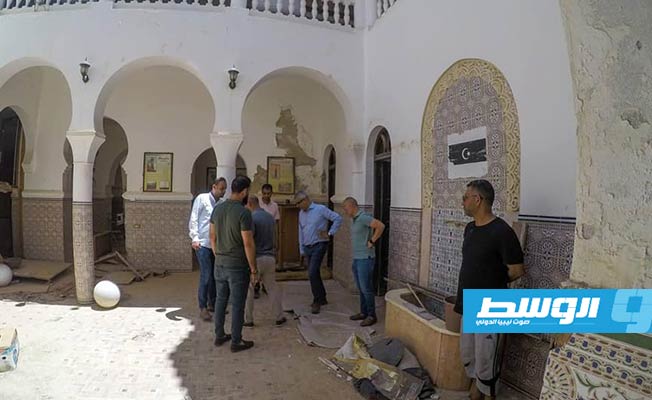 بالصور: بلدية بنغازي تشرع في ترميم بيت المدينة الثقافي