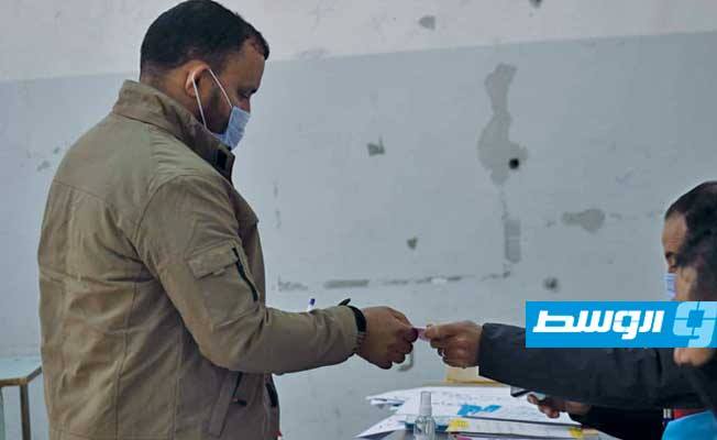 جانب من مشاركة الناخبين في انتخابات المجلس البلدي في القره بوللي. (لجنة الانتخابات المحلية)