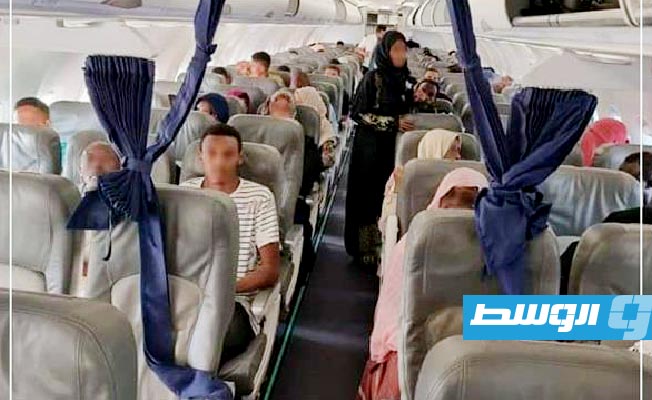 «الخارجية»: إجلاء 90 ليبيا من السودان ووصولهم مطار بنينا