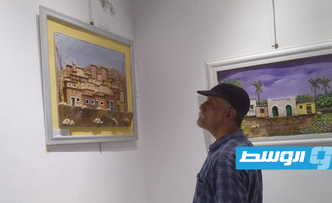 افتتاح معرض «حوار مع البعد الثالث» للفنان التشكيلي محمد التومي (بوابة الوسط)