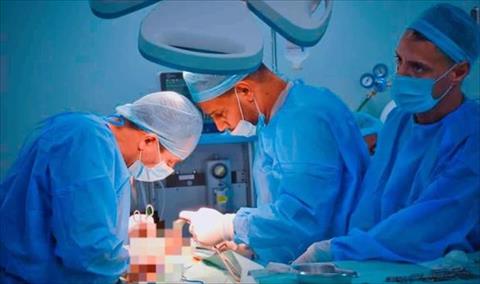 إجراء أول عملية جراحية في مستشفى بالخاثر القروي بعد افتتاحه رسميا, 10 أكتوبر 2020. (الإنترنت)
