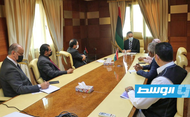 وزير الاقتصاد والتجارة محمد الحويج خلال اجتماع بشأن أوضاع الجنوب الليبي في طرابلس، 11 مايو 2021. (وزارة الاقتصاد)