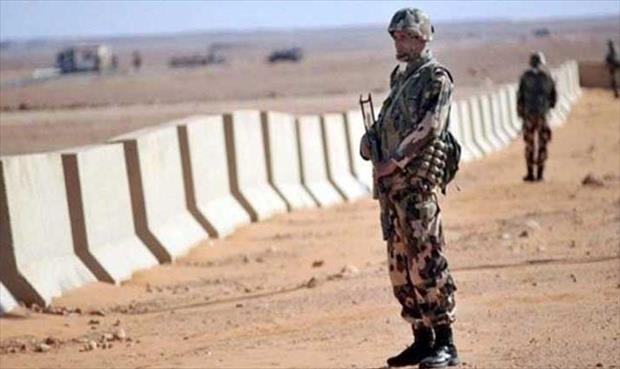بريطانيا تصدر تحذيرًا لرعاياها من الحدود الجزائرية مع ليبيا
