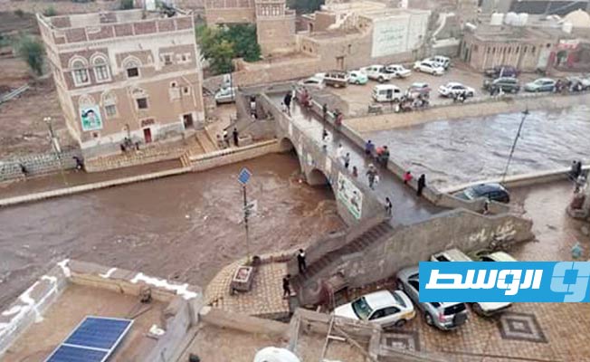 بالصور: أمطار غزيرة وسيول فى صنعاء باليمن (شاهد)