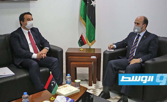محمد عماري زايد، مع السفير التركي لدى ليبيا سرحت أكسن, 21 سبتمبر 2020. (المجلس الرئاسي)