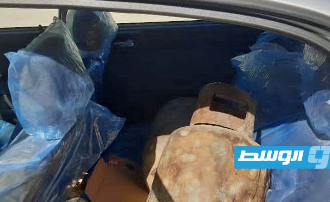 جانب من عملية مداهمة لمستودع غاز الطهي في بنغازي، الثلاثاء 13 فبراير 2024 (مديرية أمن ببنغازي)