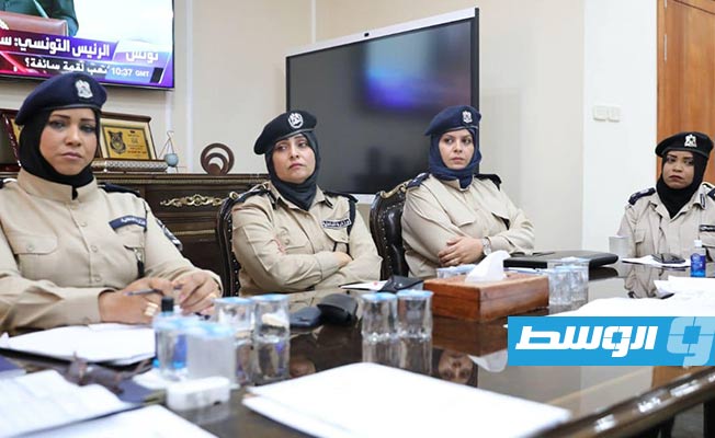 جانب من لقاء وزير الداخلية خالد مازن مع عدد من القيادات الشرطية النسائية، 11 أكتوبر 2021. (الوزارة)