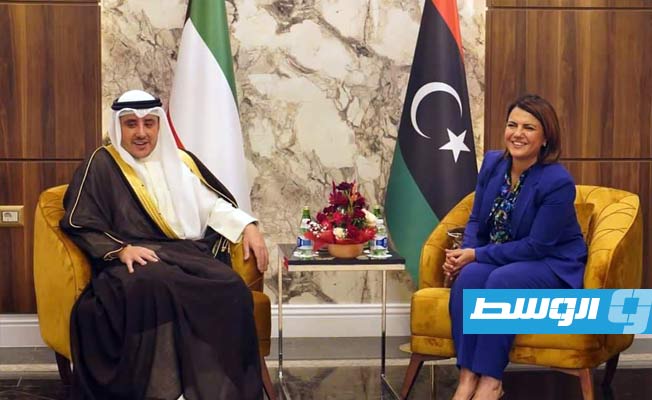 وزير الخارجية الكويتي يصل مطار معيتيقة للمشاركة في مؤتمر دعم استقرار ليبيا