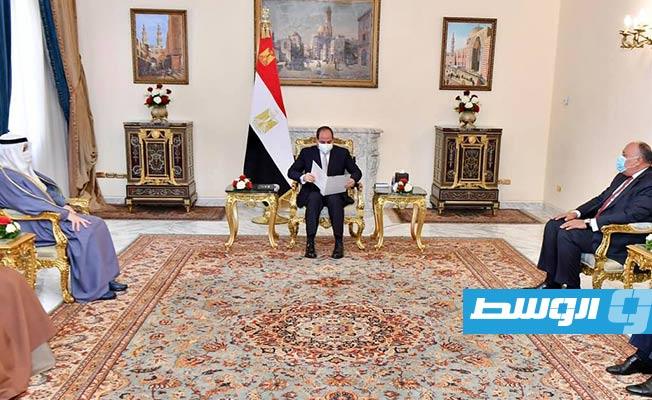 جانب من اللقاء بين الرئيس المصري والوفد الكويتي. (الإنترنت)