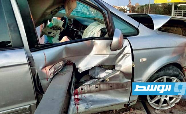 مديرية أمن طرابلس: نجاة سائق من الموت في حادث مروري سببه السرعة الجنونية (صور)