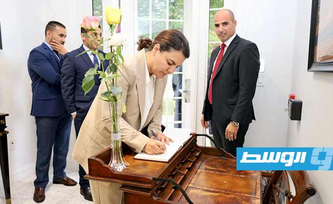 وزيرة الخارجية والتعاون الدولي بحكومة الوحدة الوطنية نجلاء المنقوش تزور مقر السفارة الليبية في واشنطن. (وزارة الخارجية)
