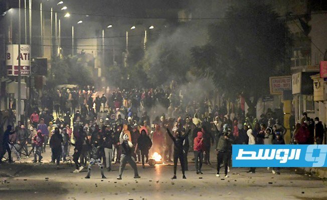 البرلمان التونسي يصوت على تعديل وزاري على وقع الاحتجاجات