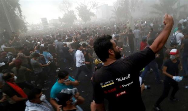 متظاهرون أضرموا النار بالقنصلية الإيرانية في البصرة