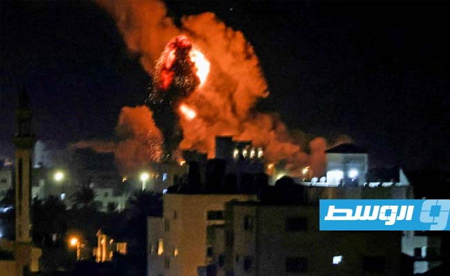 غارات جوية إسرائيلية على غزة.. ومقتل فلسطيني في الضفة المحتلة