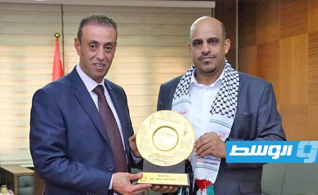 وزير الرياضة يبحث إقامة لقاءات ودية رياضية مع القائم بأعمال سفارة فلسطين