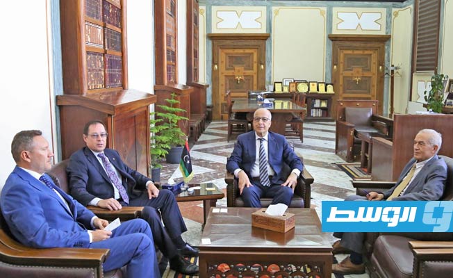 لقاء الكبير مع السفير الروسي لدى ليبيا حيدر أغانين، الأحد 10 سبتمبر 2023. (مصرف ليبيا المركزي)