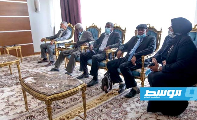اجتماع عدد من أعضاء مجلس الدولة عن الجنوب ونائب رئيس الوزراء رمضان أبوجناح. (المكتب الإعلامي للمجلس الأعلى للدولة)