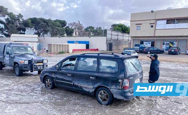 دوريات أمنية لمساعدة عالقي الأمطار في طرابلس، 4 ديسمبر 2021. (وزارة الداخلية)