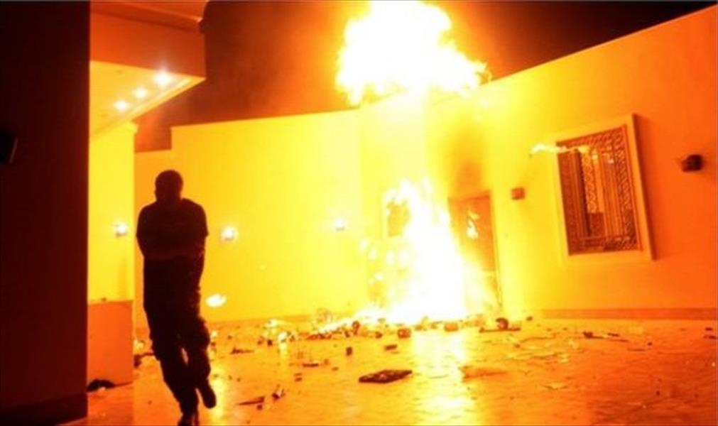 النيران مشتعلة عقب الهجوم على المجمع الدبلوماسي الأميركي في بنغازي يوم 11 سبتمبر 2012. (أرشيفية: الإنترنت)