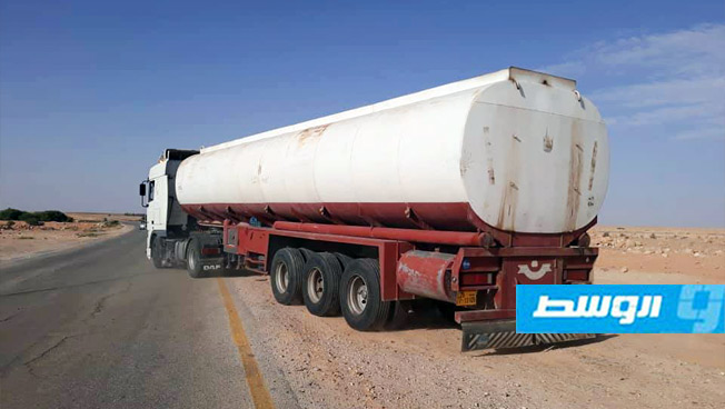 وصول 7 شاحنات محملة بالوقود من مستودع مصراتة إلى بني وليد