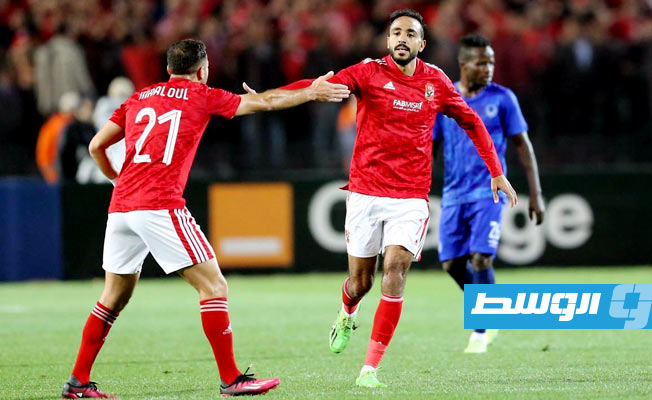 لاعبا الأهلي المصري يحتفلون بالتأهل أمام الهلال السوداني بدوري أبطال أفريقيا، 1 إبريل 2023. (الإنترنت)