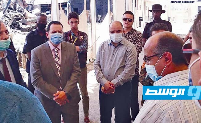 وزير المواصلات بحكومة الوفاق يتفقد حريق محطة الركاب بمطار مصراتة