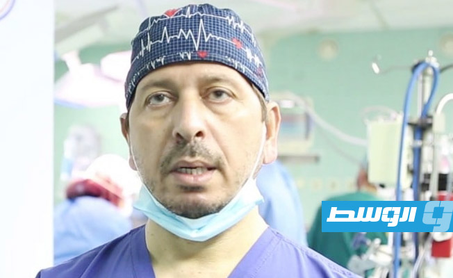 رئيس قسم جراحة قلب البالغين بمستشفى طرابلس الجامعي، الدكتور خالد الطالب, (صفحة المستشفى على فيسبوك)