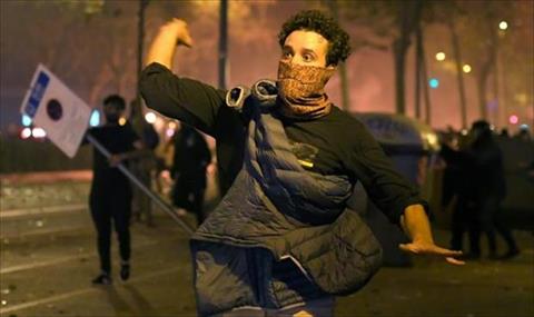 برشلونة تستعد لـ«الإضراب» بليلة جديدة من التوتر والصدامات