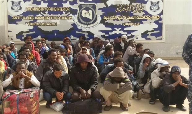 نقل 85 مهاجرًا إلى طرابلس